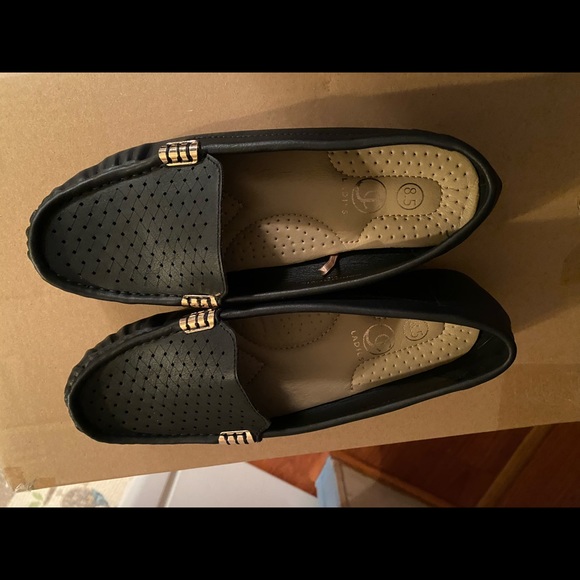 Shoes - Women’s loafers